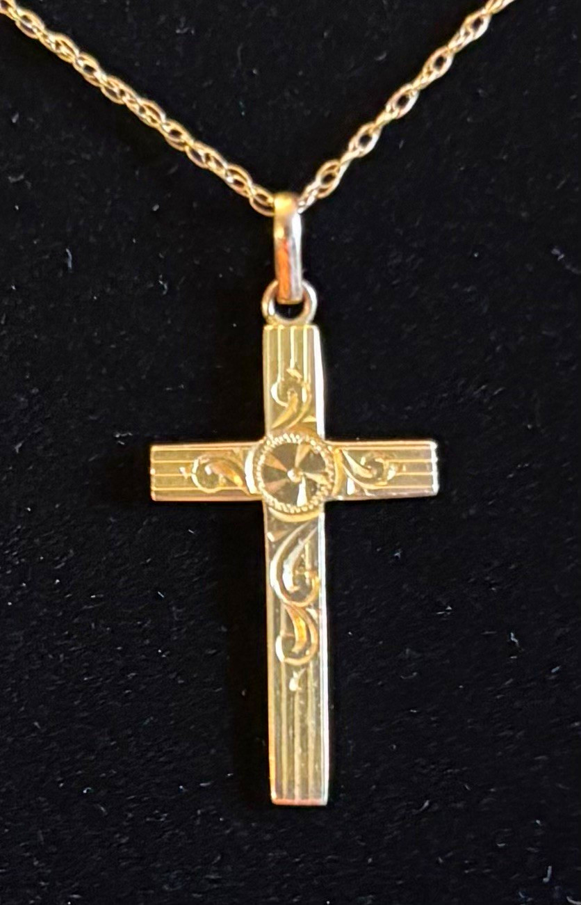 10K Gold Engraved Cross Pendent 1.15g Chain not included