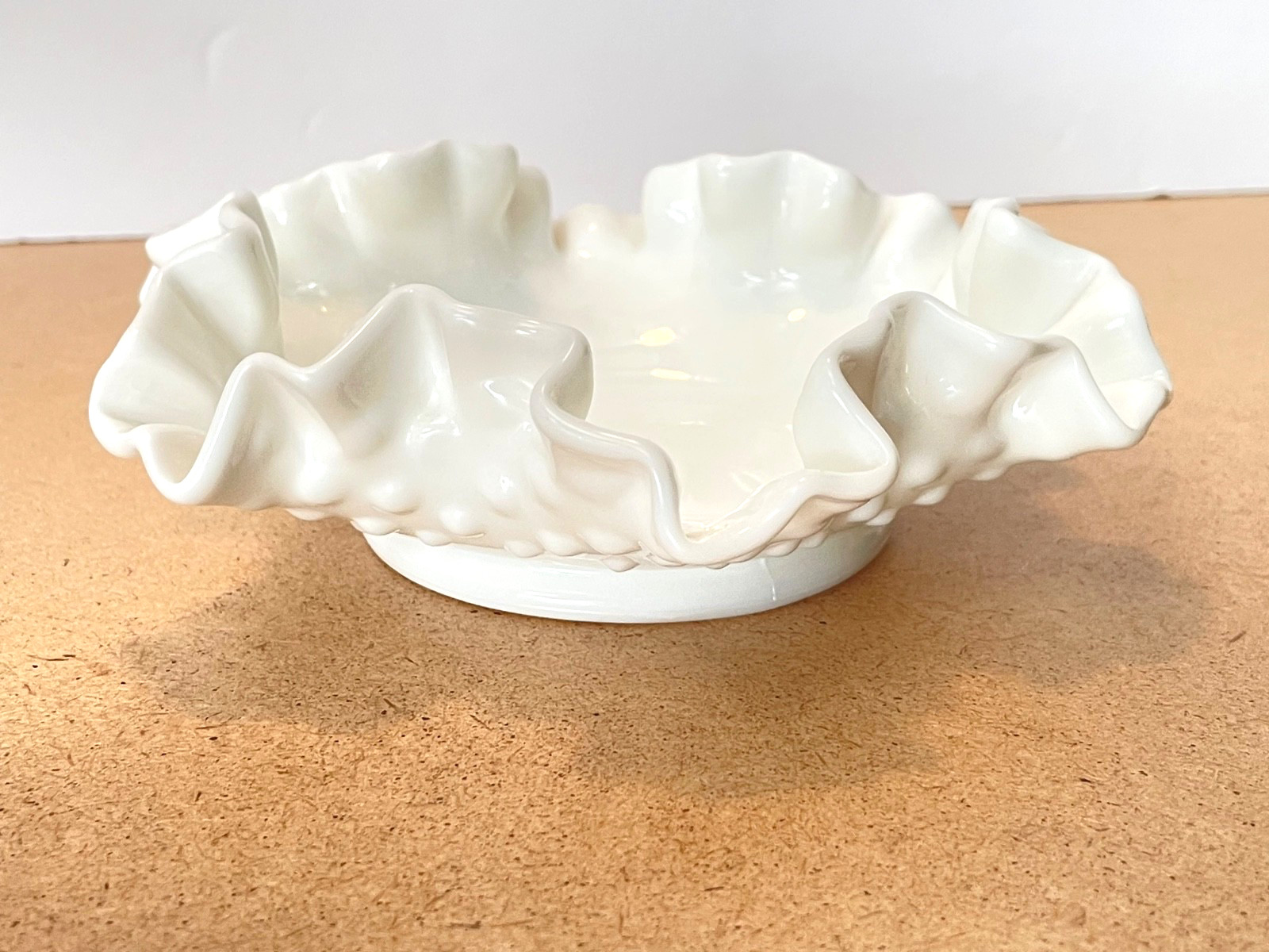 VINTAGE FENTON 6” WHITE MILK GLASS HOBNAIL BOWL DISH RUFFLED CRIMPED EDGE VINTAGE FENTON 6” WHITE MILK GLASS HOBNAIL BOWL DISH RUFFLED CRIMPED EDGE