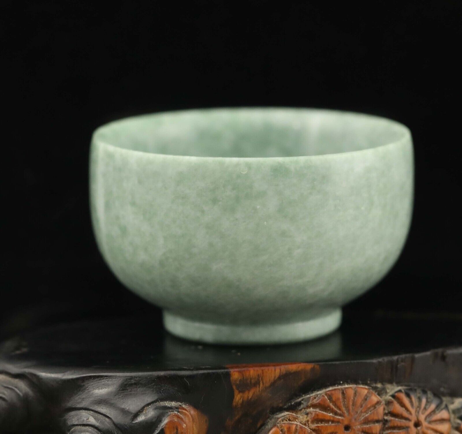 China Old Natural Jade hand carved tea bowl cup