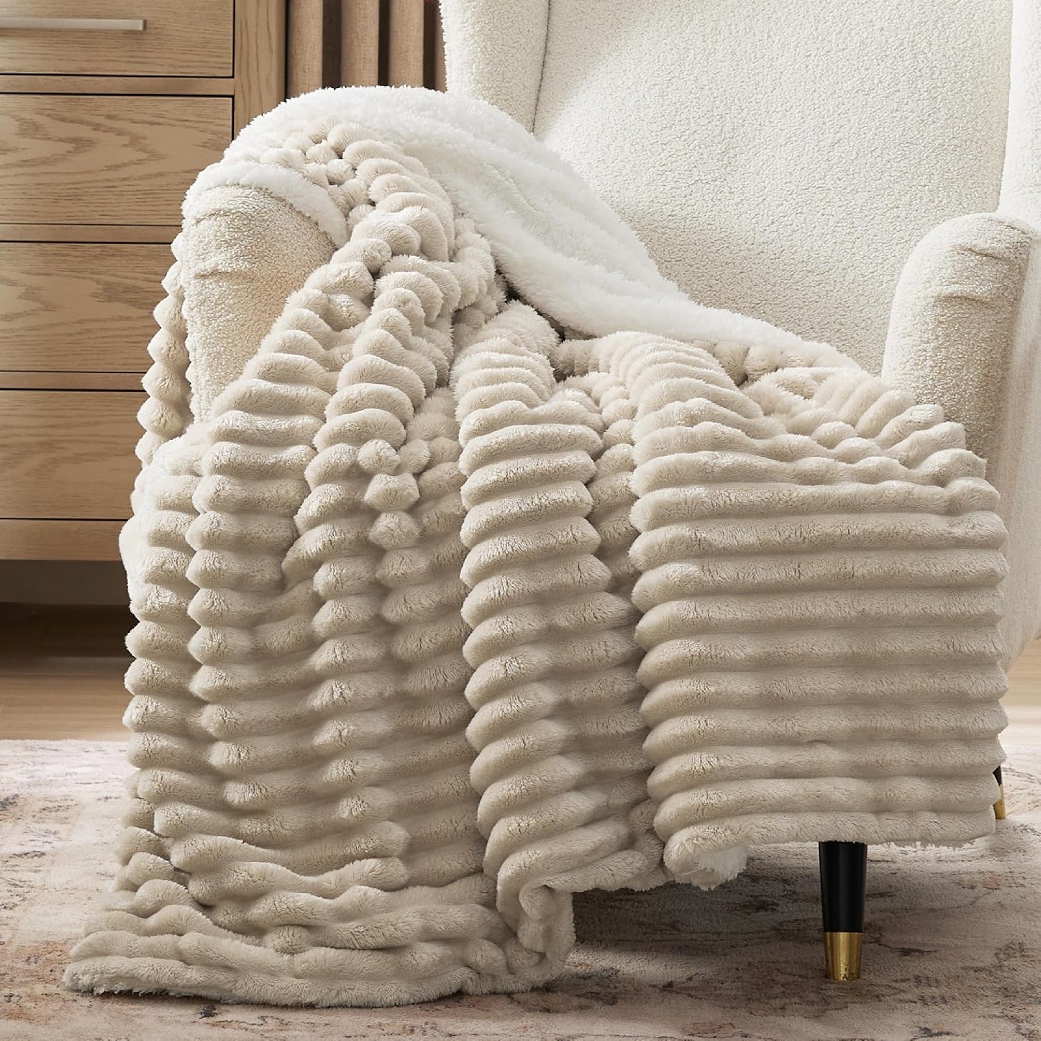 Bedsure Sherpa Throw Blanket for Couch - Super Soft, Comfort Cozy Fleece Thick