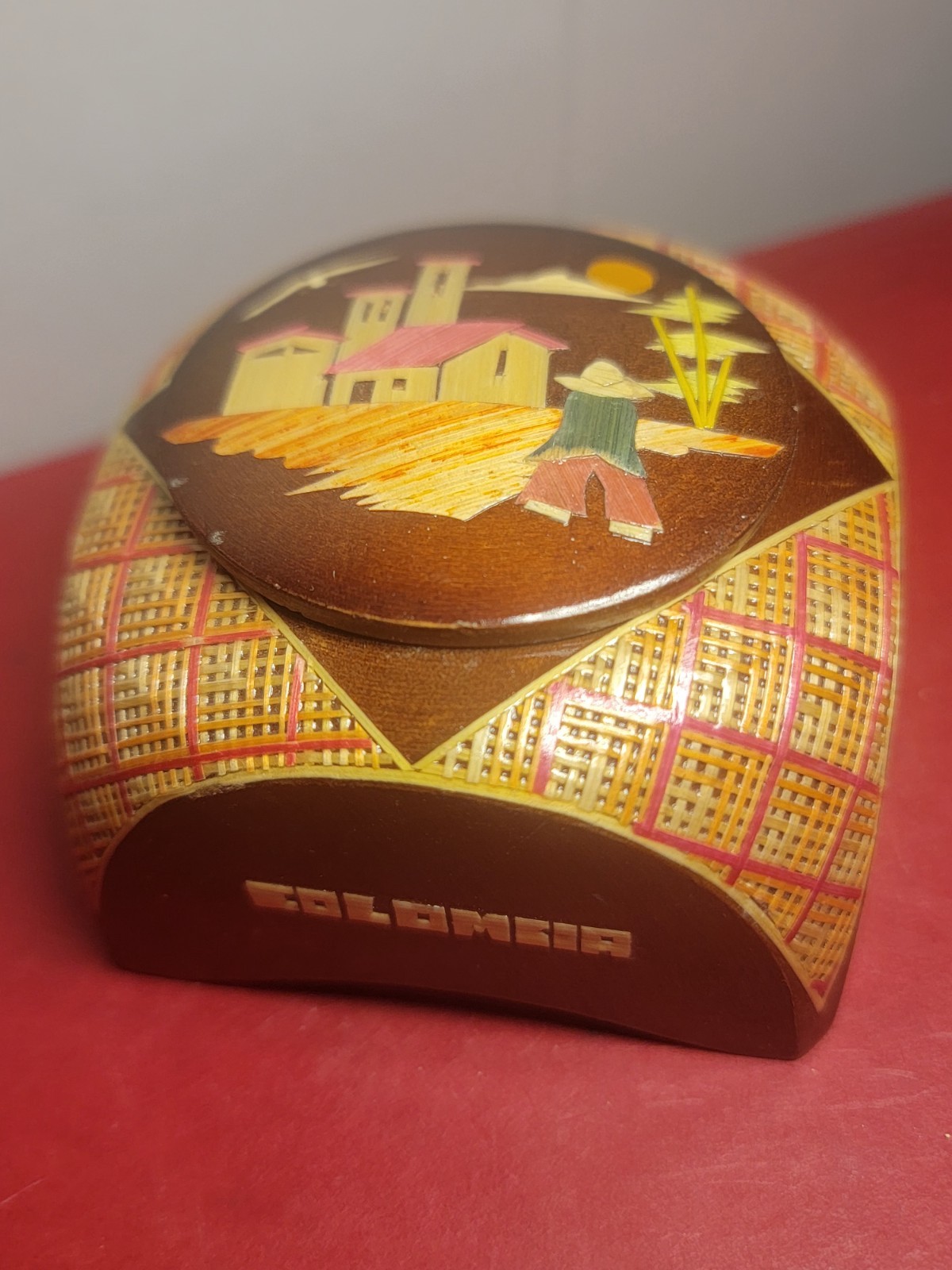 vintage Colombian folk art trinket box 1960s To 1980s Souvenir