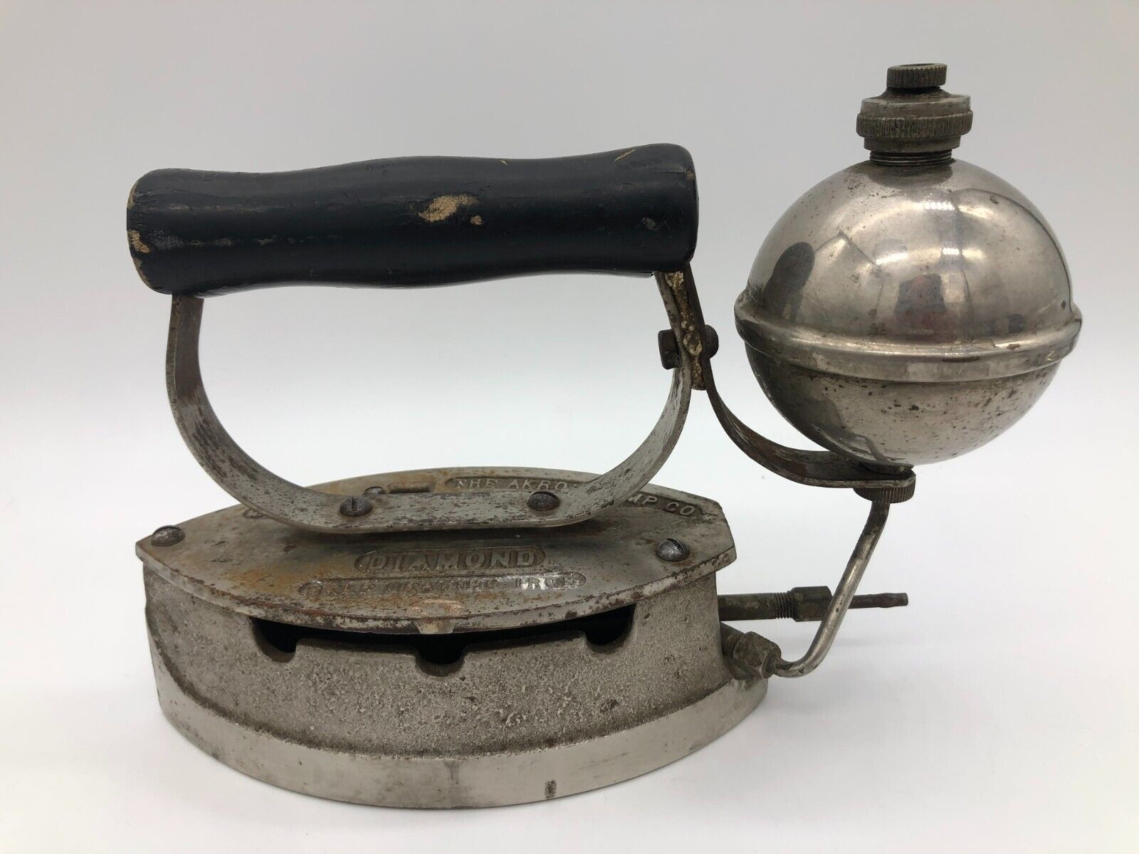 Antique DIAMOND Self Heating Iron Gas Powered Akron Lamp Company USA