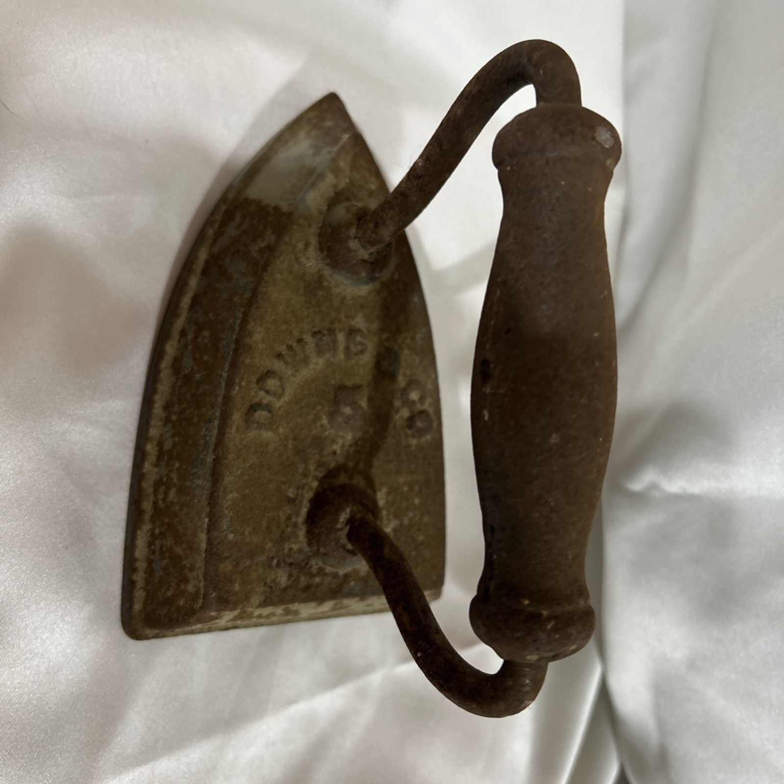 Antique Cast Iron “Sad Iron” Or Flat Iron With Metal Handle Downs & Co.