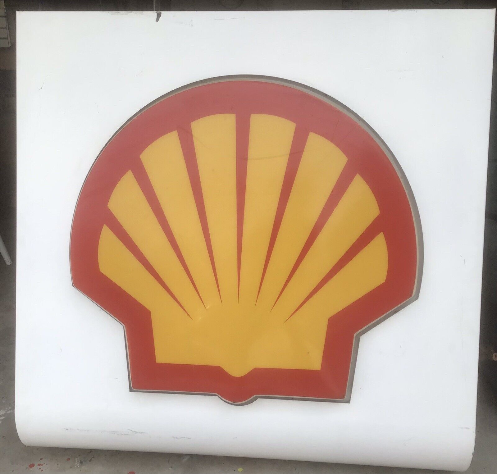 VERY LARGE SHELL LIGHTED SIGN