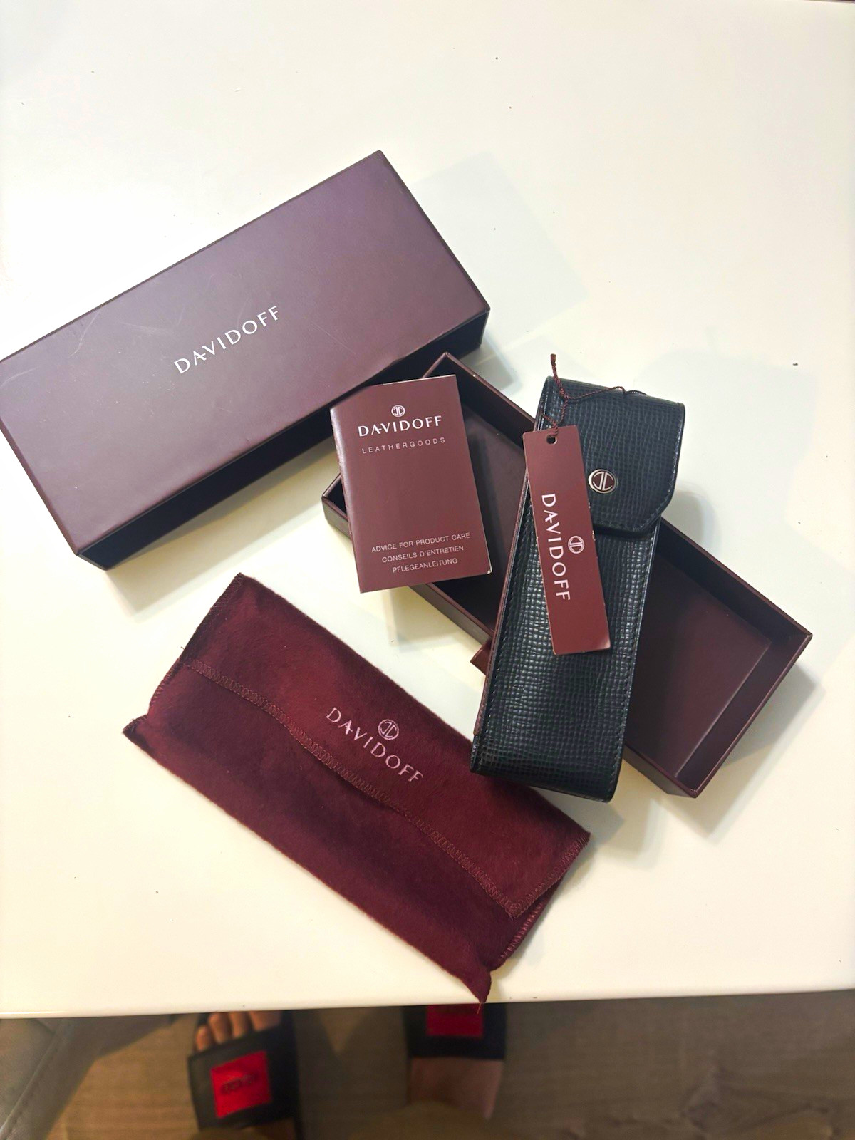 Davidoff Black Leather Cigar/Cigarillo/Pen Case. 