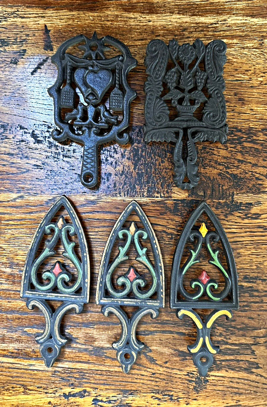 VTG Mid-century Wilton Black Cast Iron Ornate Mini Trivet Set of 5 Brand New 