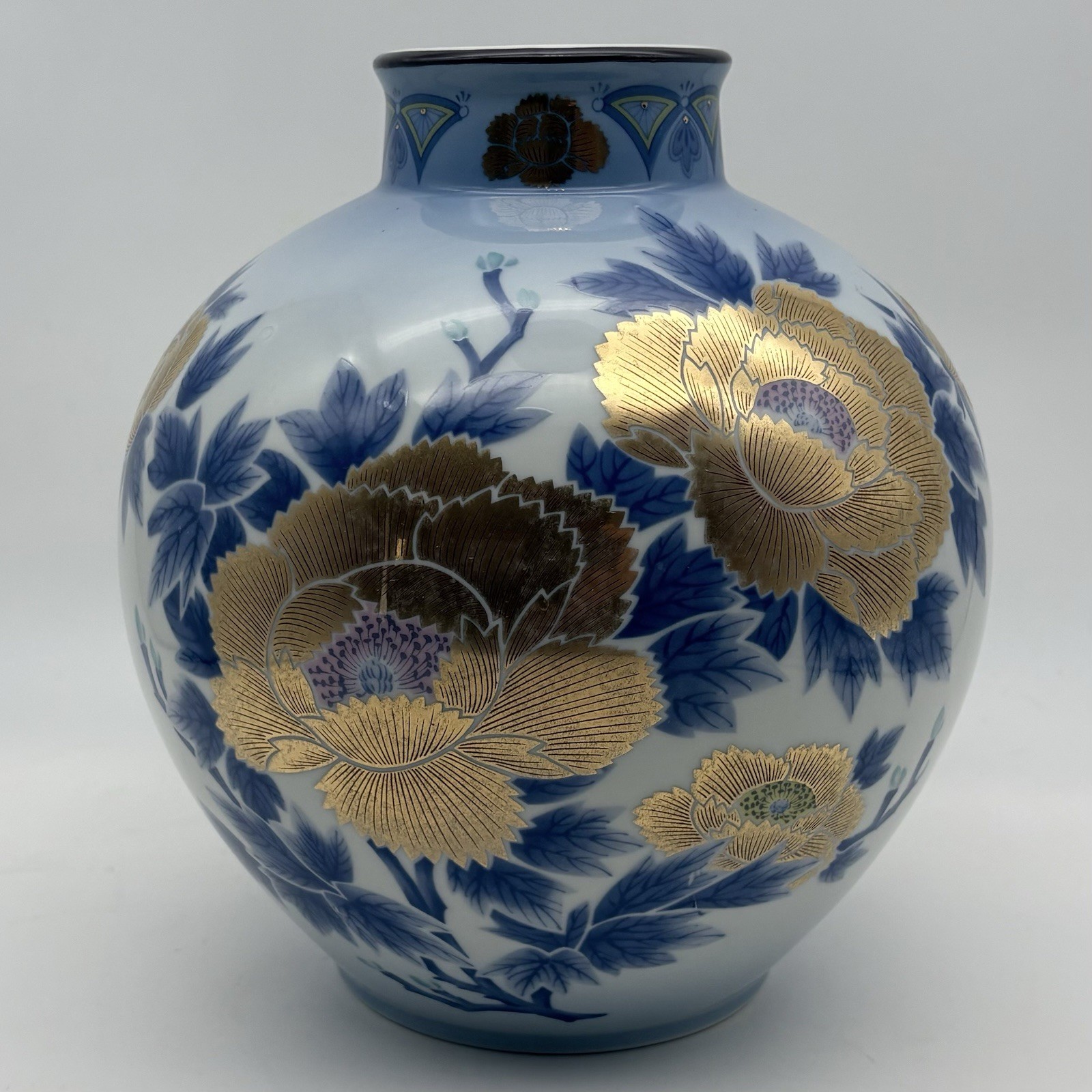 Large Vintage Japanese Meito Arita Kutani Porcelain Vase With Gold & Blue Design