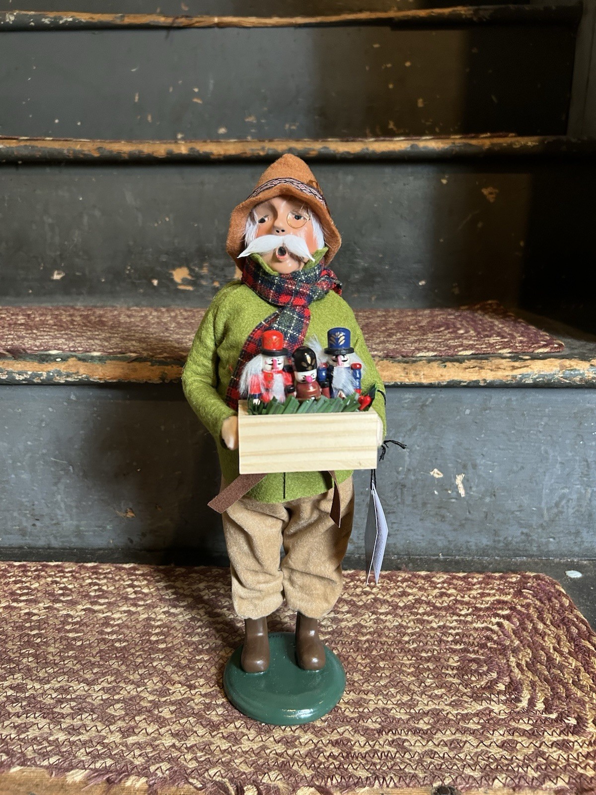 Byers Choice Carolers-2026 Cry Selling Nutcrackers