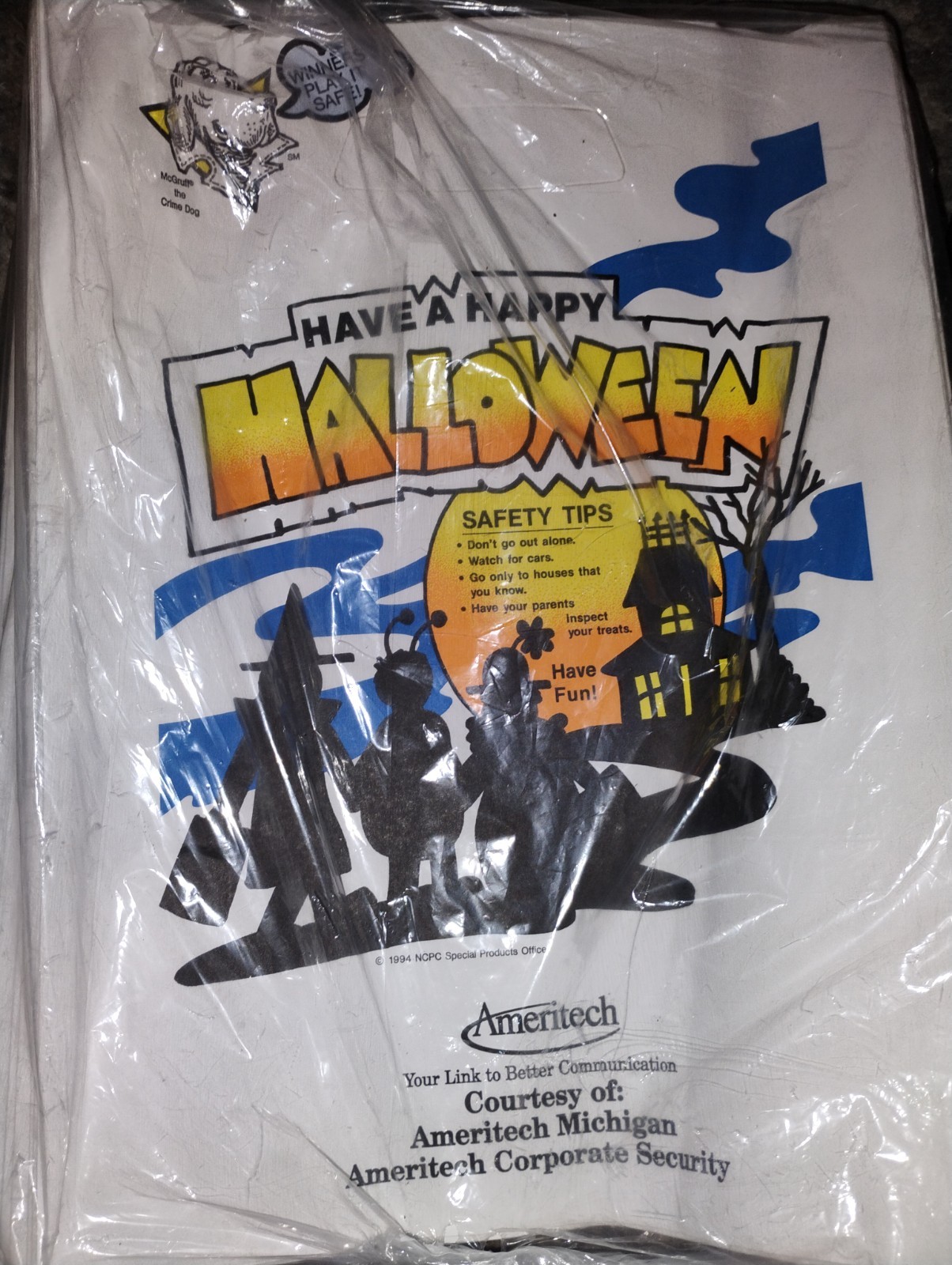 Vtg 90s Halloween McGruff Crime Dog Trick or Treat Safety Bag Advertising 1994 Vtg 90s Halloween McGruff Crime Dog Trick or Treat Safety Bag Advertising 1994