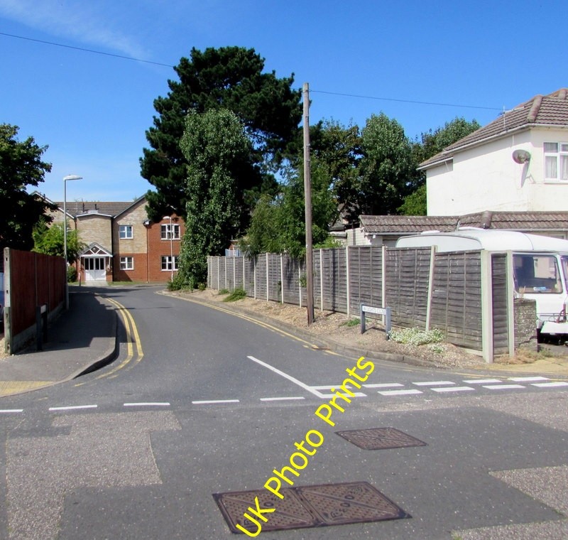Photo 6x4 Lights Close, Christchurch Christchurch\/SZ1592 Cul-de-sac on t c2016 Photo 6x4 Lights Close, Christchurch Christchurch\/SZ1592 Cul-de-sac on t c2016