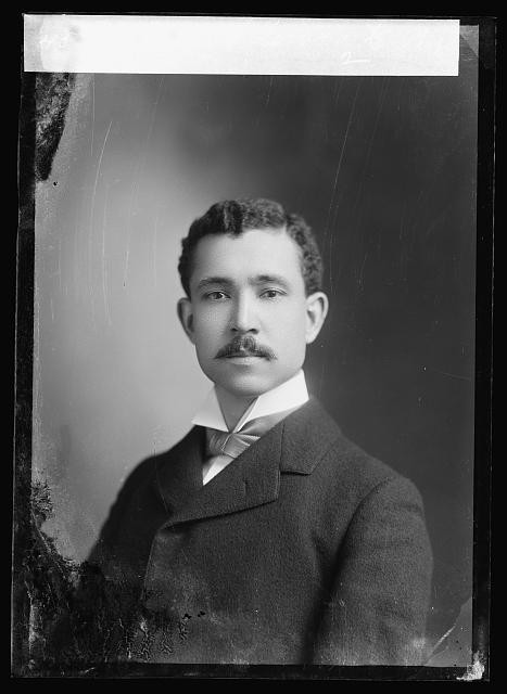 Photo:W.H. Lewis Portrait Studio Photograph ca. 1894-1901
