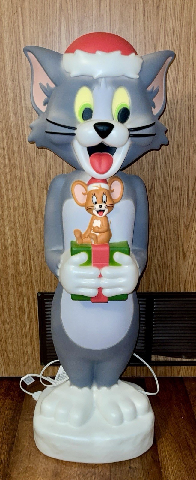Tom and Jerry Christmas Blow Mold VERY HARD TO FIND LOOK 