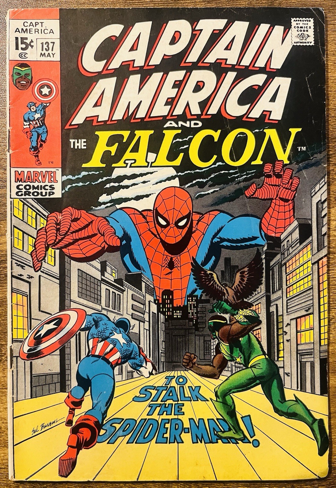 CAPTAIN AMERICA 137 SAL BUSCEMA COVER 1ST BATTLE SPIDER-MAN VS FALCON 1971 B