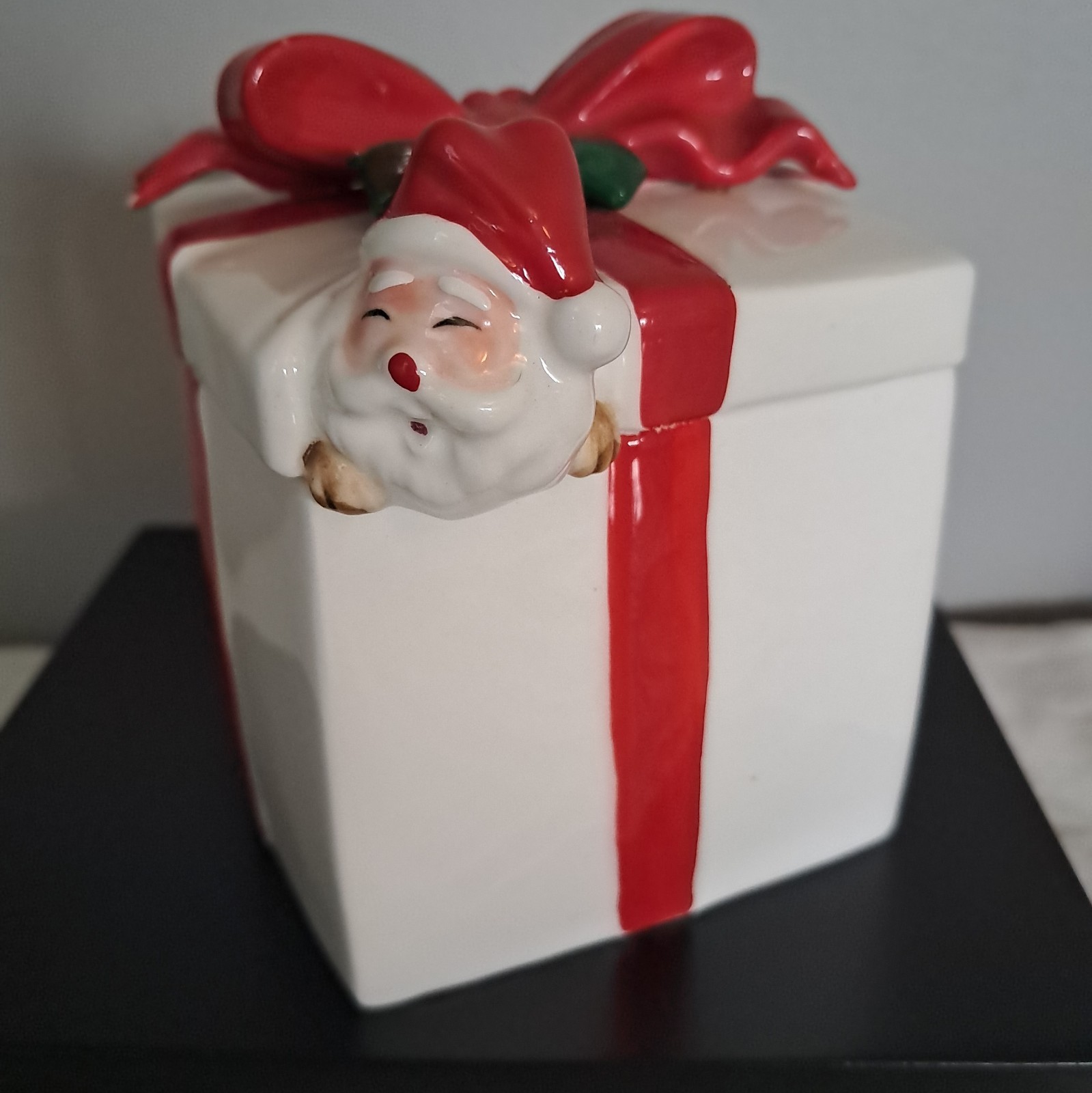 Fitz & Floyd Holt Howard Style Christmas Box 3” Santa Peeking Bow Vtg