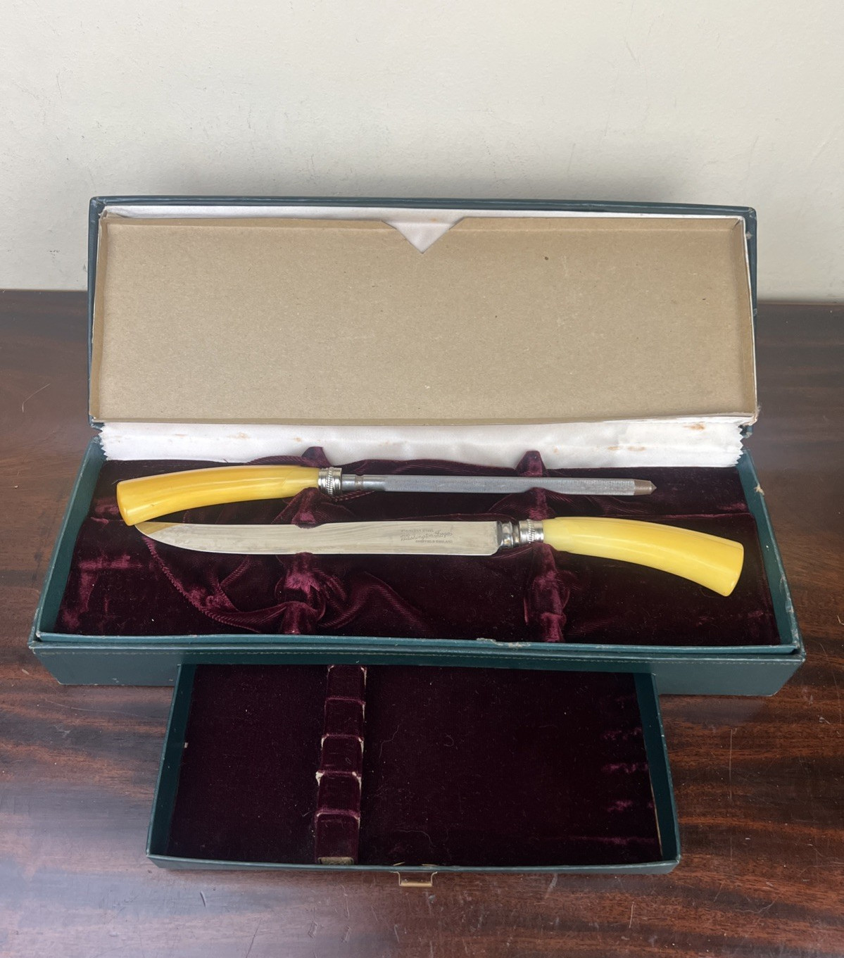 VTG 2 Piece Washington Forge Carving Set Bakelite Handles Sheffield England
