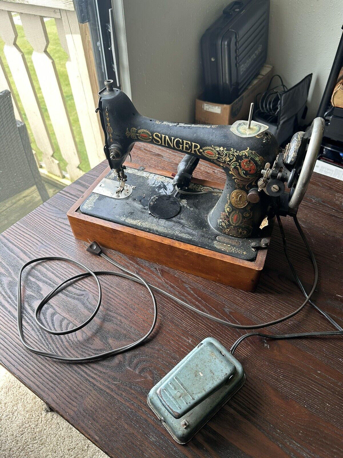 1920’s-40’s Vintage Singer Sewing Machine Works Intricate Craftsmanship