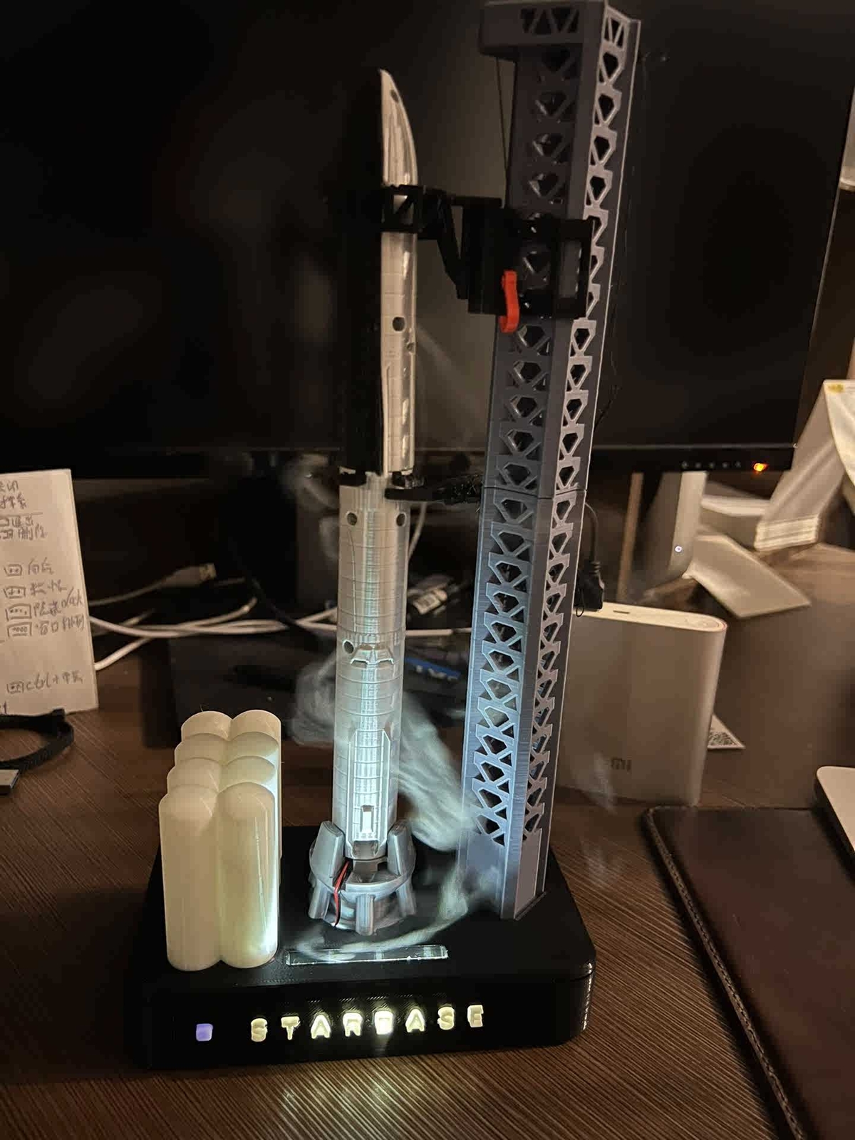 1/400 Spacex Starship Launch Tower Set with Humidifier Model H:31cm/12inches 1/400 Spacex Starship Launch Tower Set with Humidifier Model H:31cm/12inches