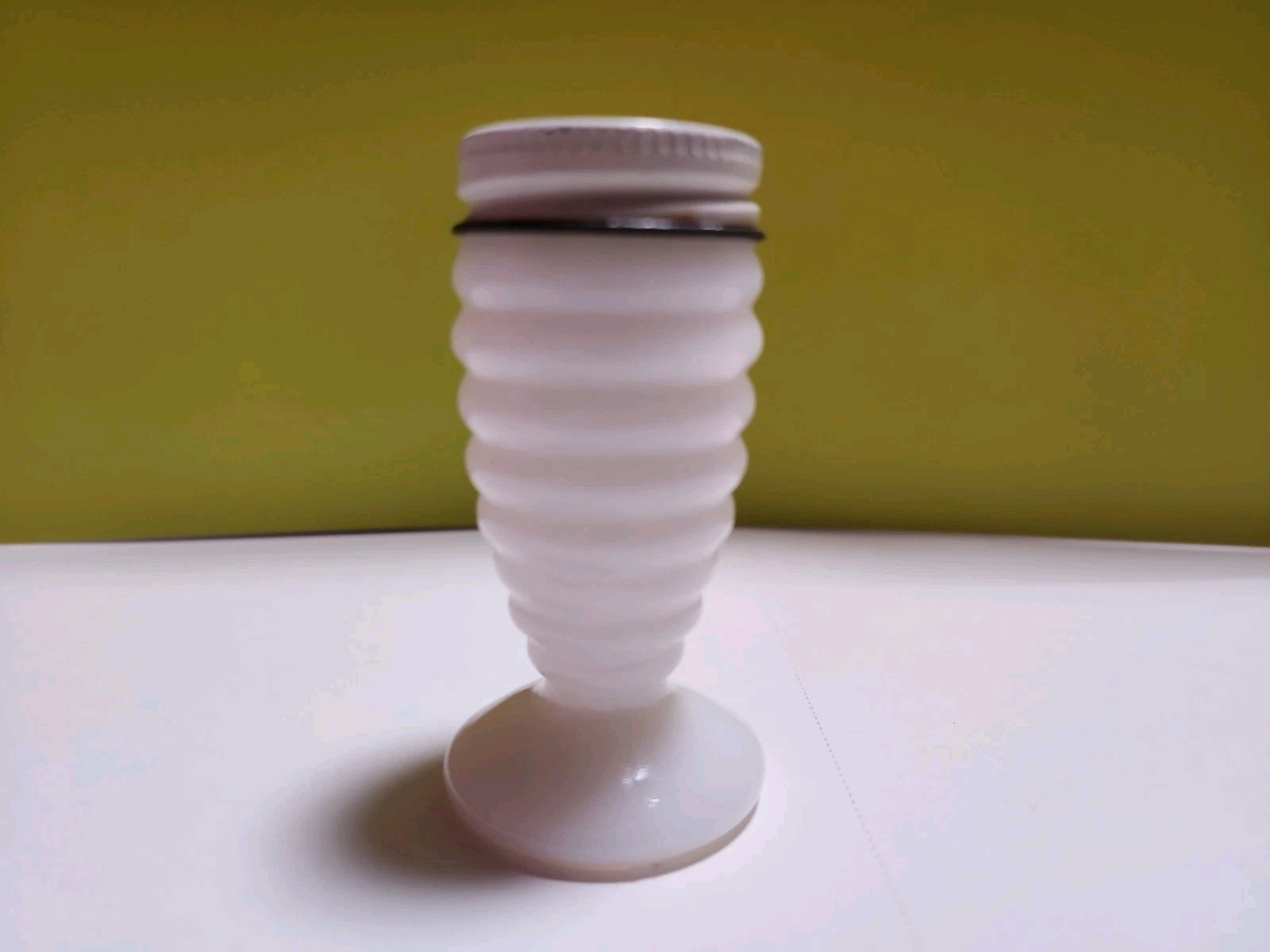 Vintage Hazel-Atlas White Milk Glass Beehive Shaker – Original Metal Lid – 3\