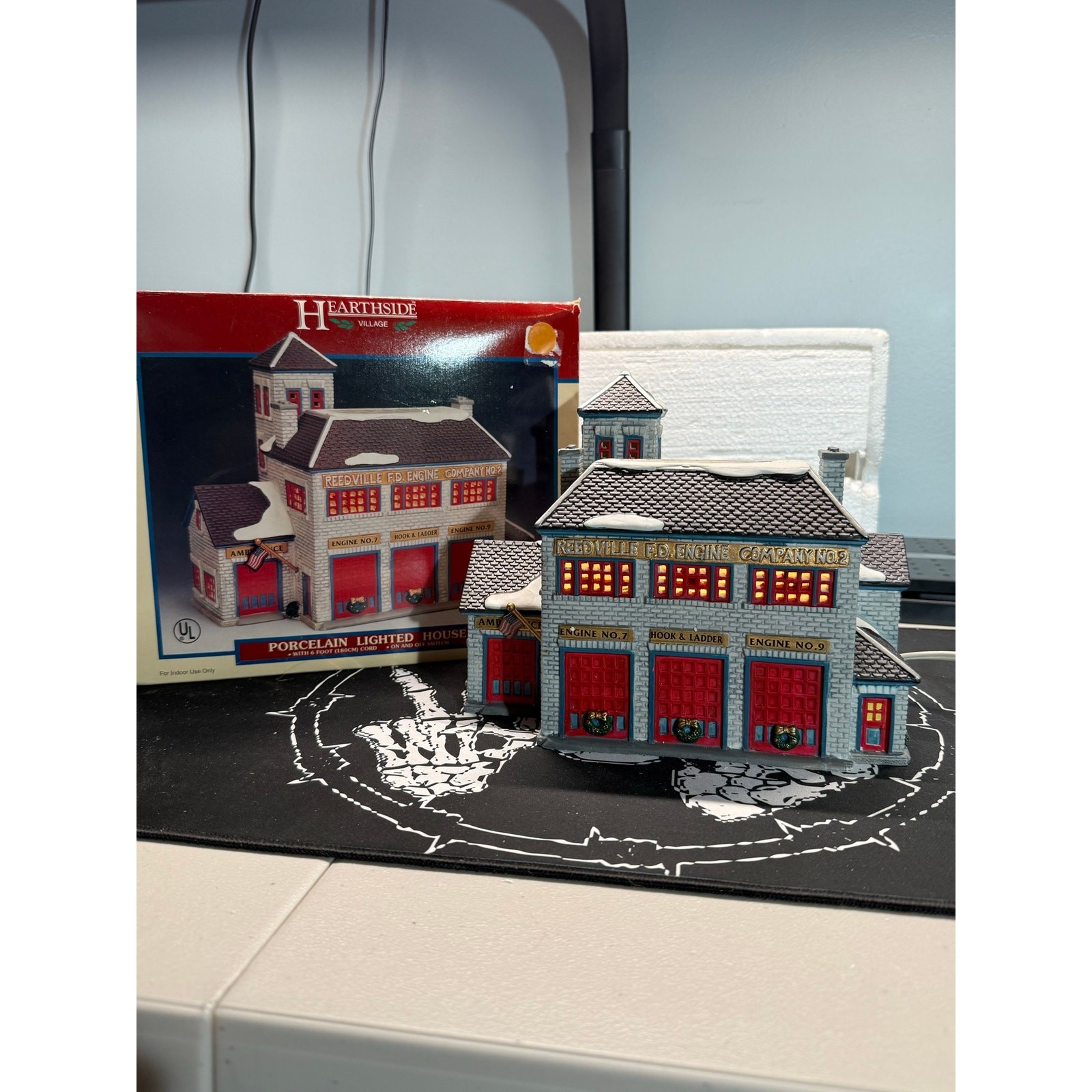 129. Vintage 1998 Lemax Hearthside Village Reedville FD Fire Station Lighted