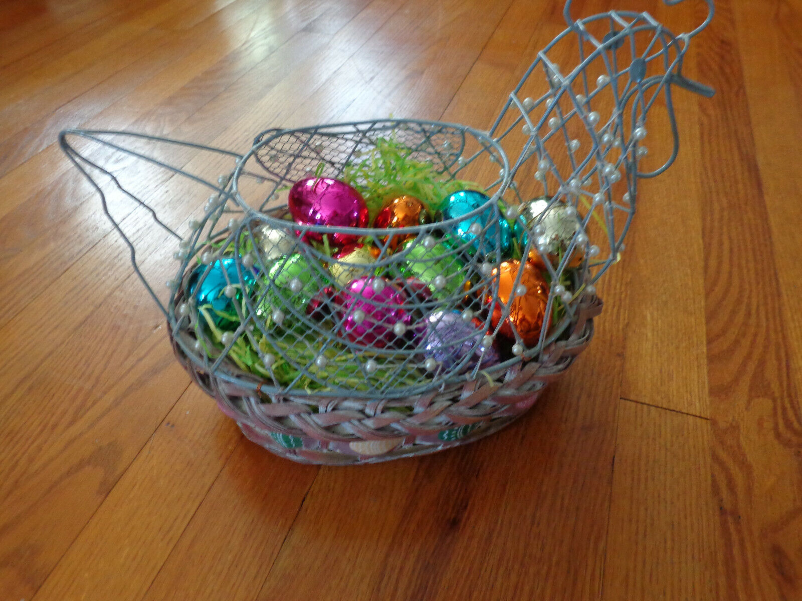 Wire top Chicken Rooster Shaped Easter Egg Basket Holder 