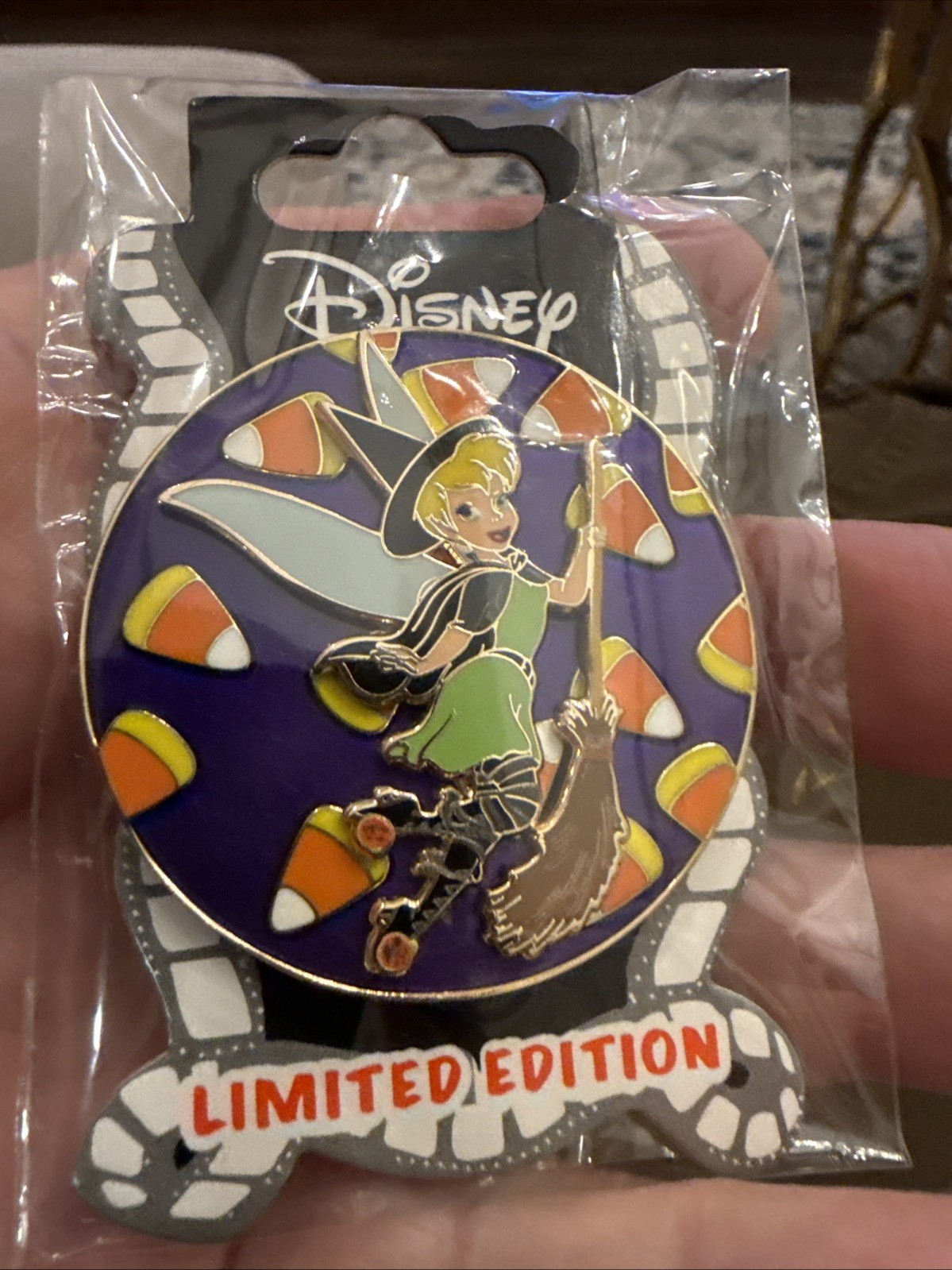 Disney Tinkerbell Peter Pan Candy Corn Halloween LE 400 DSSH DSF Pin