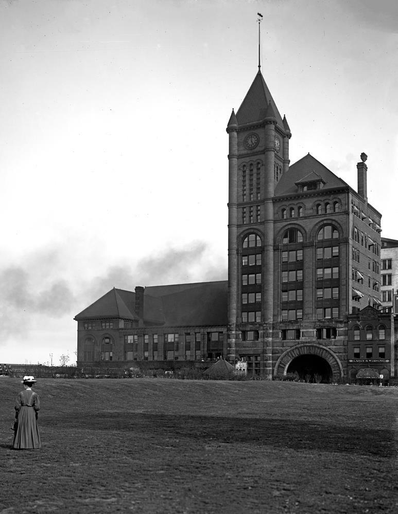1900-1910 Illinois Central Station, Chicago, IL Old Photo 8.5 1900-1910 Illinois Central Station, Chicago, IL Old Photo 8.5