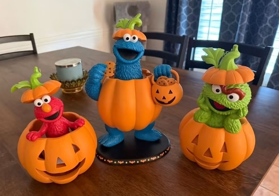 Sesame Street Halloween Pumpkin Cookie Monster Elmo & Oscar Figurine Set Sesame Street Halloween Pumpkin Cookie Monster Elmo & Oscar Figurine Set