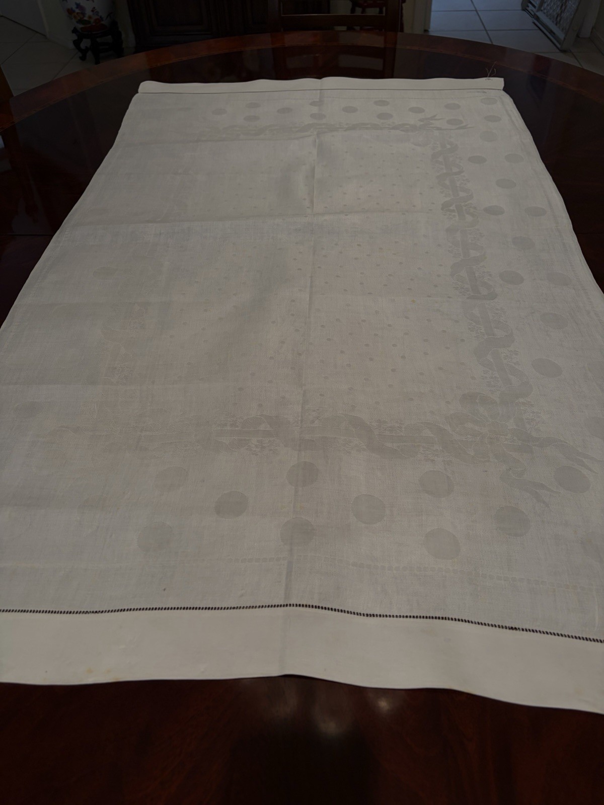 Vintage Linen Table Runner Sm Tablecloth 45 x 27 Beautiful Subtle Pattern