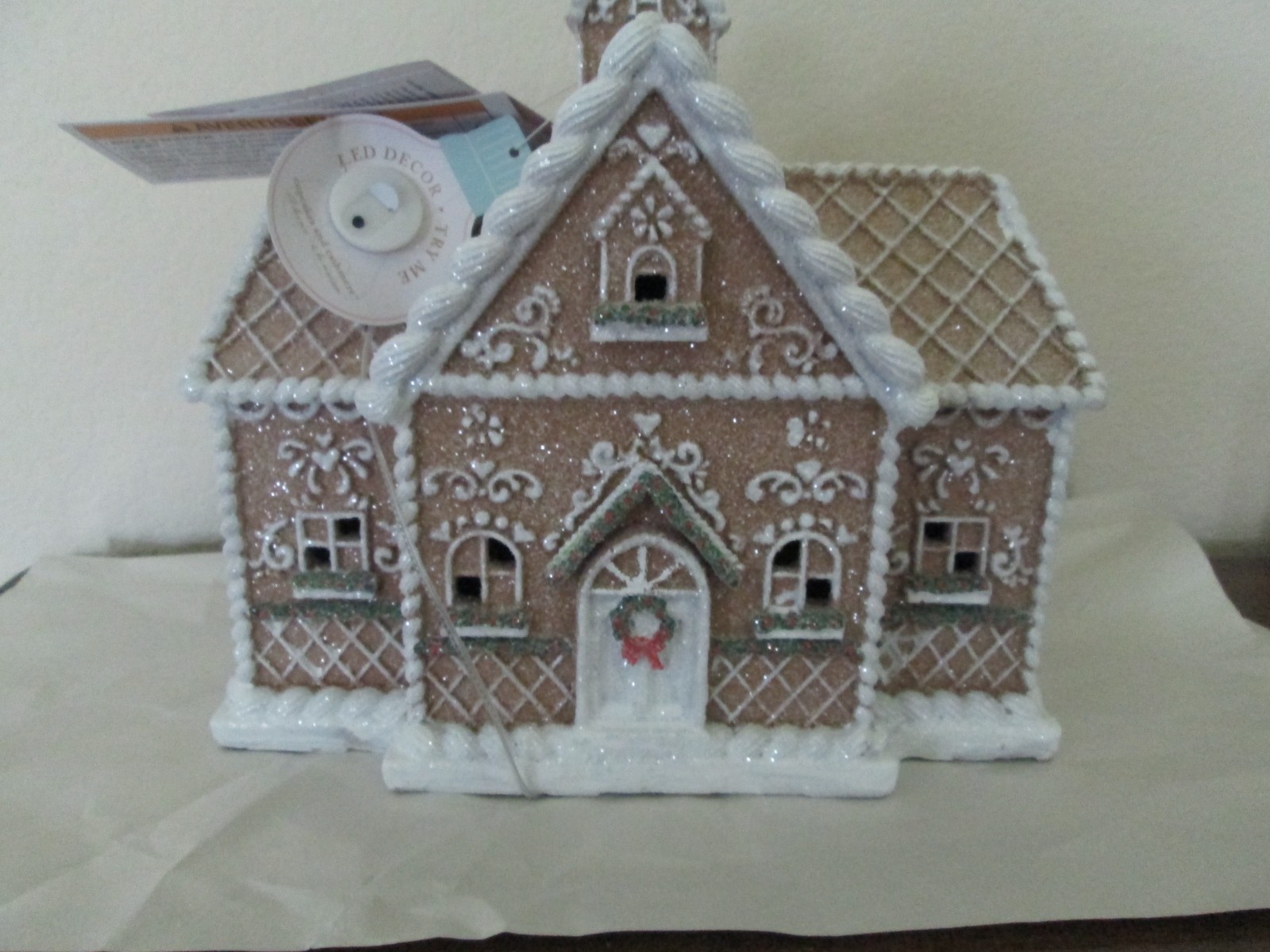 CUPCAKES & CASHMERE BROWN & WHITE LED LIGHT UP GINGERBREAD HOUSE/NWT/FREE SHIP
