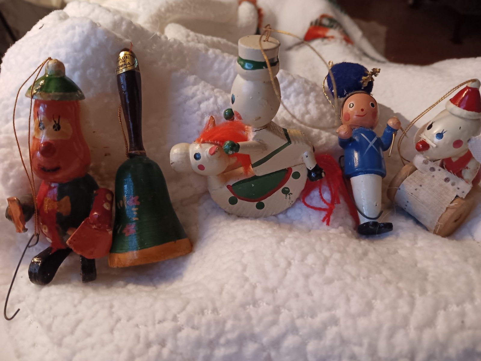 Vtg wooden Christmas ornament  lot of 4