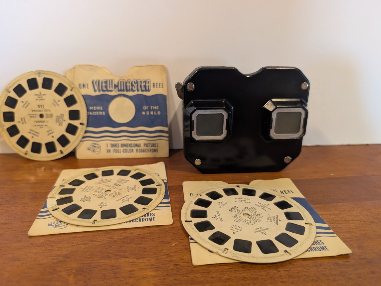 Antique Sawyer\'s View-Master Model C 1946-1955 with Reels And Sleeves