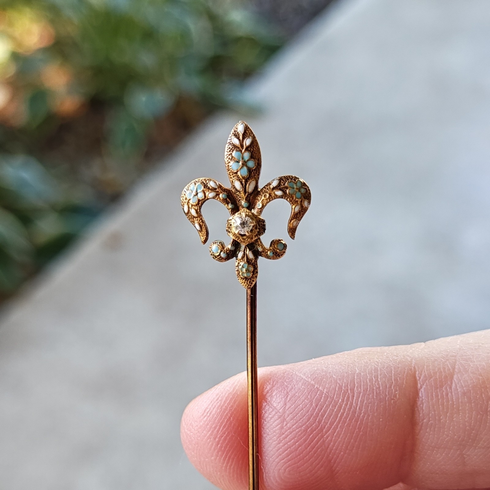 Fleur-de-lis Hatpin Stick Pin 14K Gold w/ Turquoise and a Genuine Diamond.