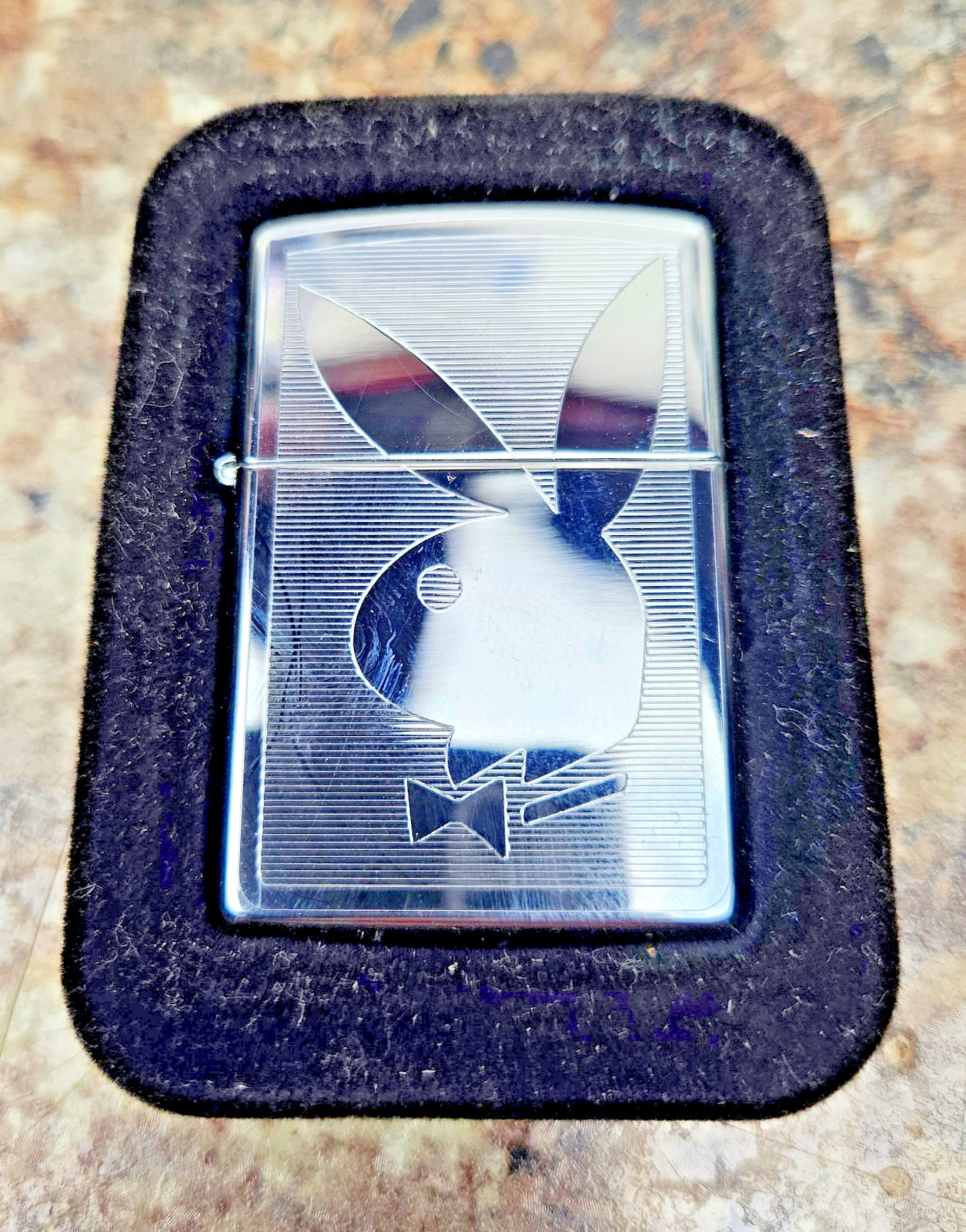 Collectible Zippo Playboy Bunny High Polish Chrome 250PB.108