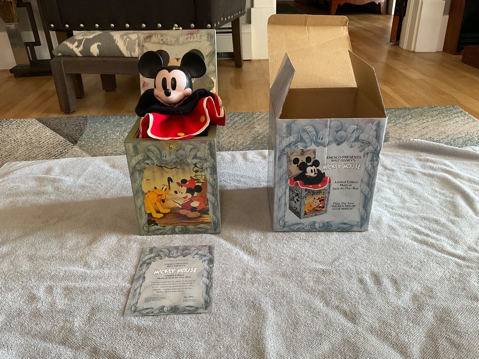 VINTAGE 1990 ENESCO 431818 Disney Mickey Mouse Musical Jack-in-the-Box w/ Box