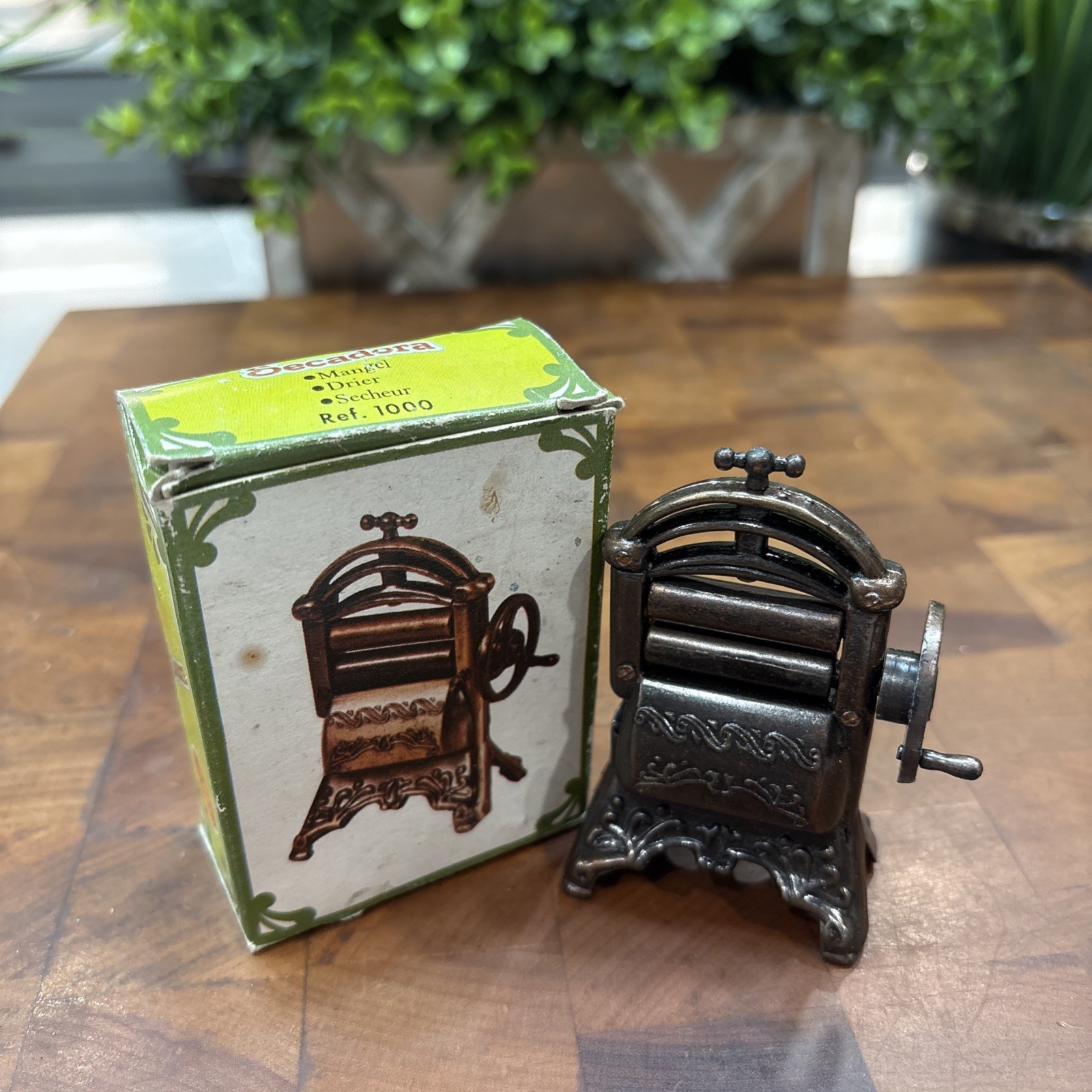 Vintage E.M.B. Marti Die Cast Metal Wringer Washer Pencil Sharpener Spain 1970s