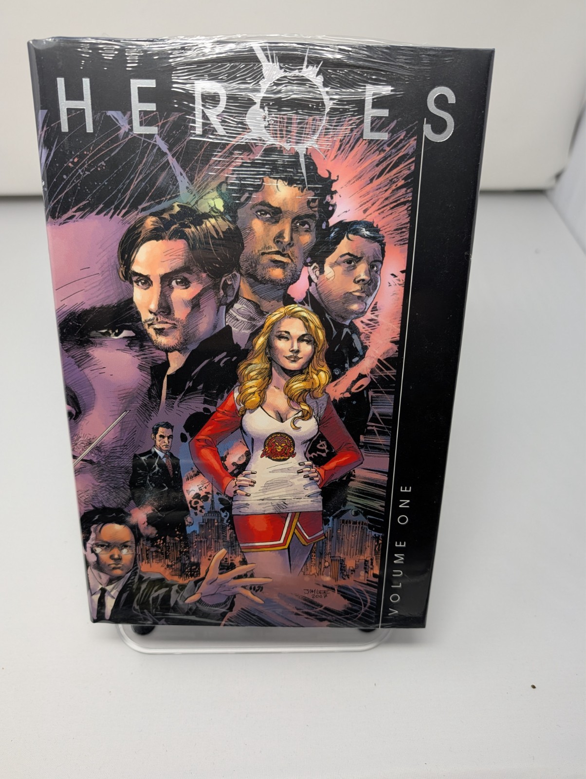 Heroes: Volume One DC Comics Graphic Novel Volume 01 Hardcover Heroes: Volume One DC Comics Graphic Novel Volume 01 Hardcover