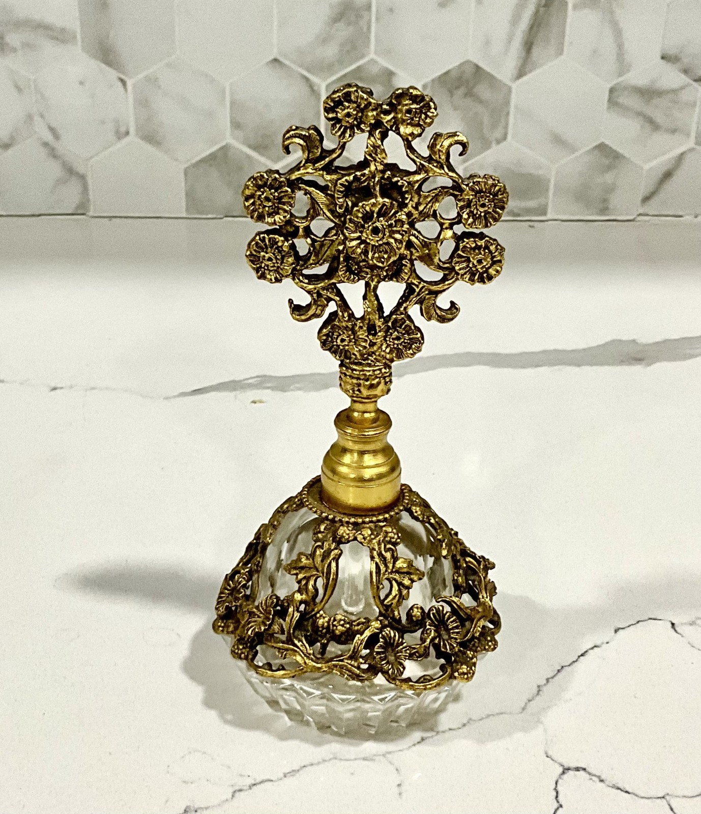 Vintage Hollywood Regency Gold Filigree Crystal Perfume Bottle Screw Top Dauber