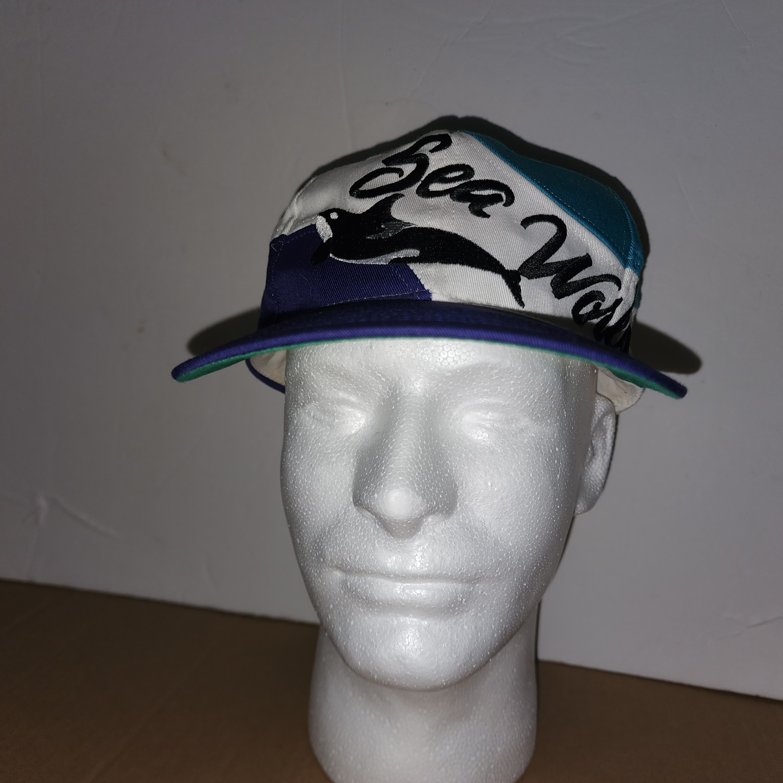 VINTAGE SEA WORLD ORCA WHALE SHAMU WAVE CAP HAT Colorblock SNAPBACK