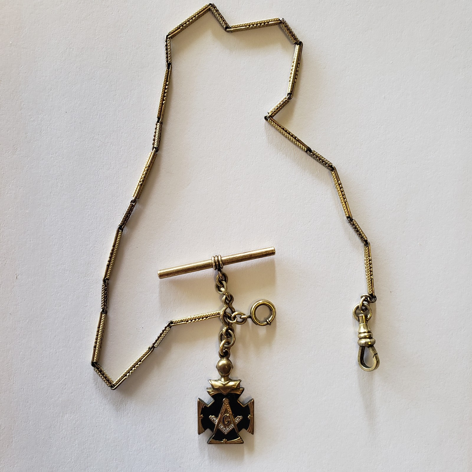 ANTIQUE D. F. BRIGGS Co. GOLD-FILLED WATCH CHAIN & BLACK ONYX T-BAR MASONIC FOB ANTIQUE D. F. BRIGGS Co. GOLD-FILLED WATCH CHAIN & BLACK ONYX T-BAR MASONIC FOB