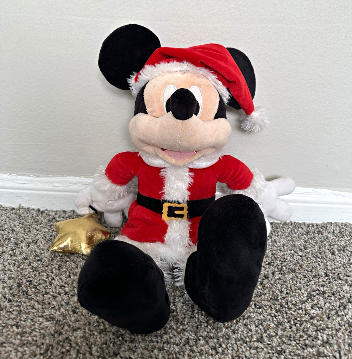 Disney world park Mickey Mouse Santa Plush Christmas W Gold Star exclusive lim Disney world park Mickey Mouse Santa Plush Christmas W Gold Star exclusive lim