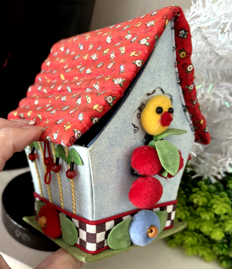 Vtg 2001 MARY ENGELBREIT Birdhouse Fabric PINCUSHION Trinket BOX Cherries DRITZ
