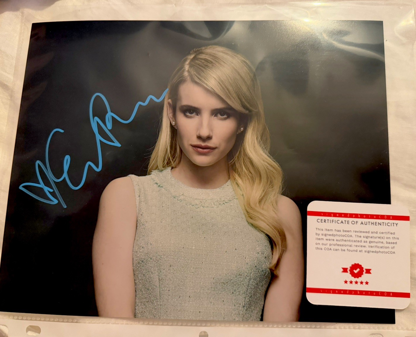 Emma Roberts Signed Original Celebrity Photo - Celebrities Industry Autograph