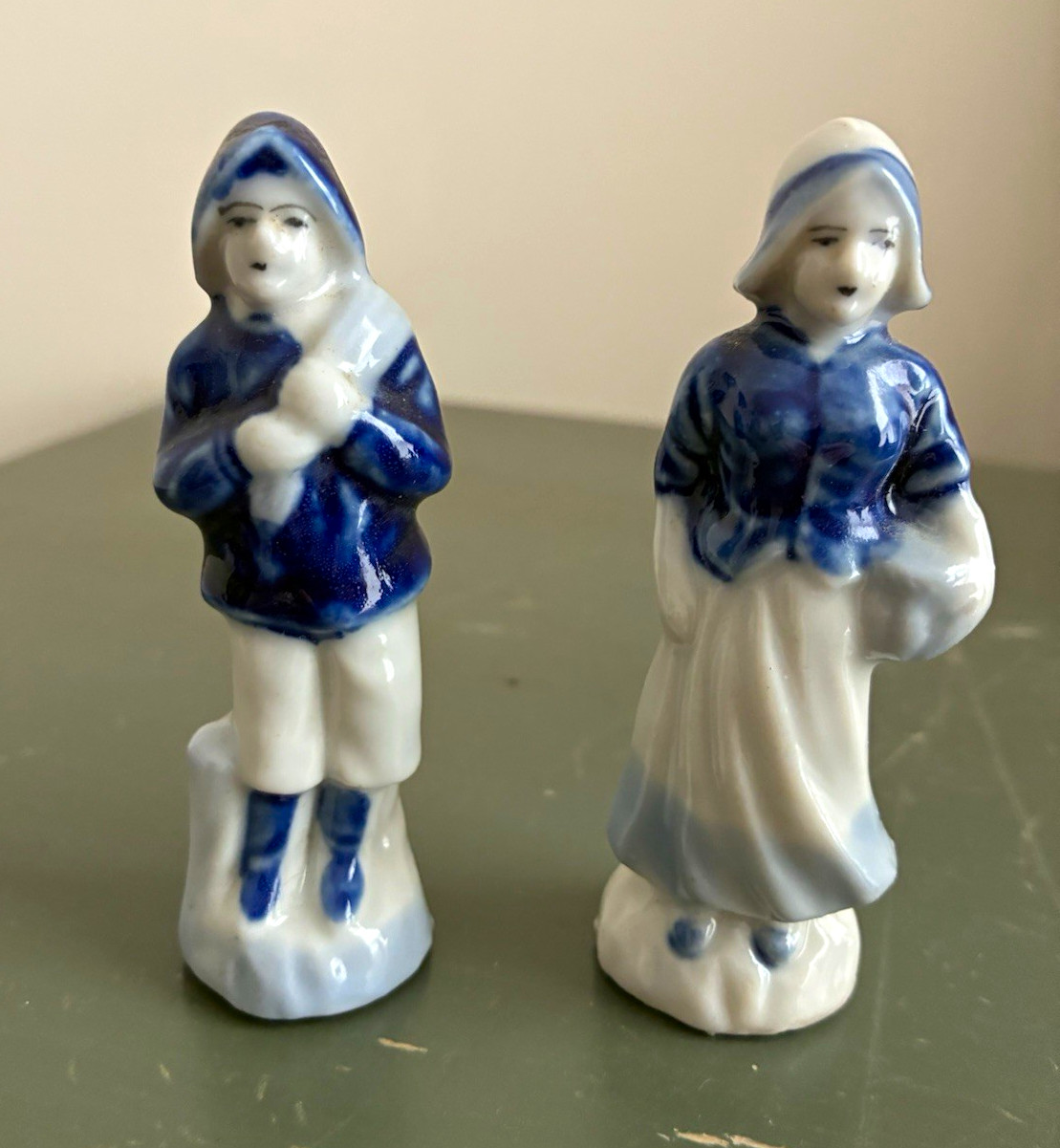 Vintage Blue & White Porcelain/Ceramic Boy & Girl Salt Pepper Shakers Japan