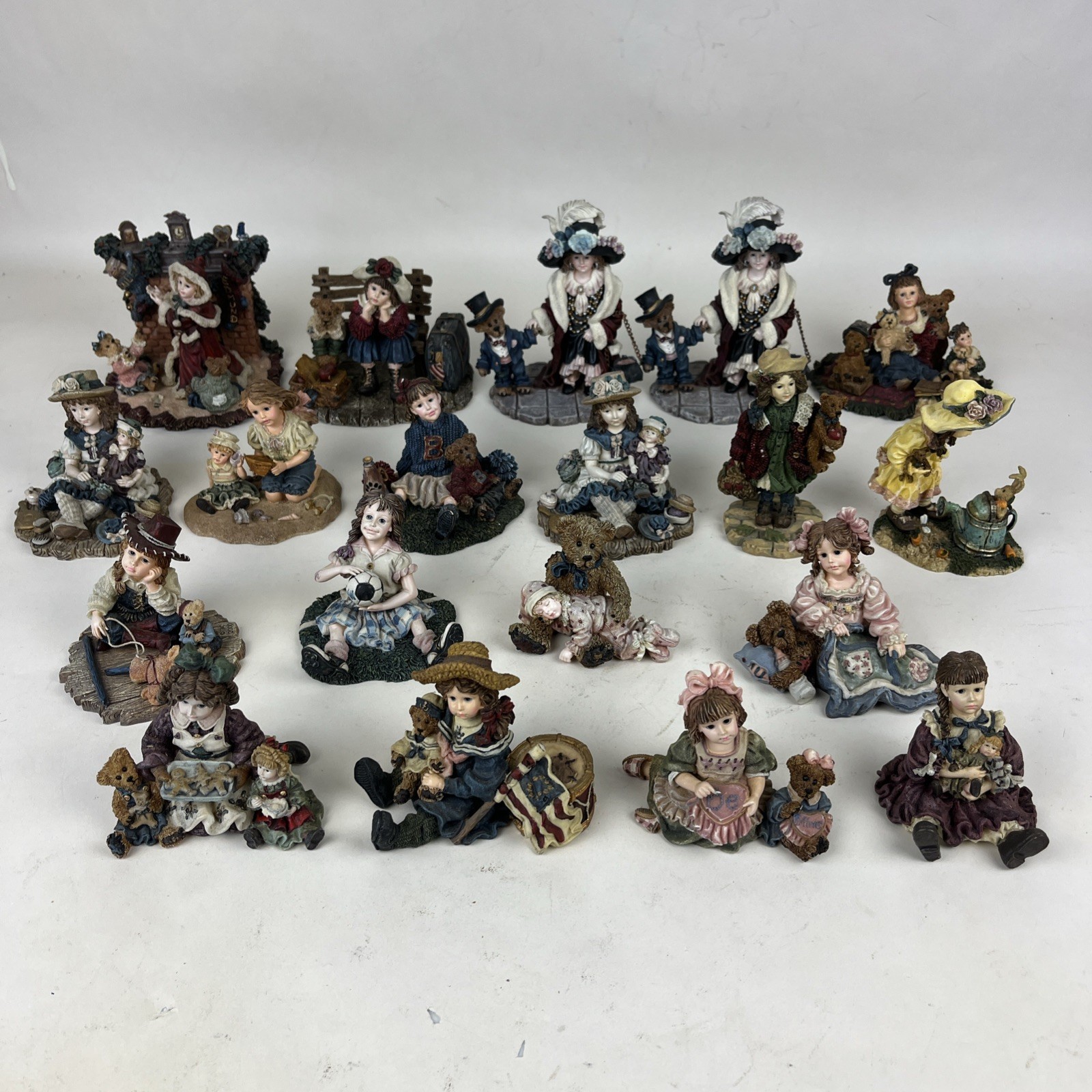 Yesterdays Child Lot of 19 DOLLSTONE Collection Figurines Vintage List In descri