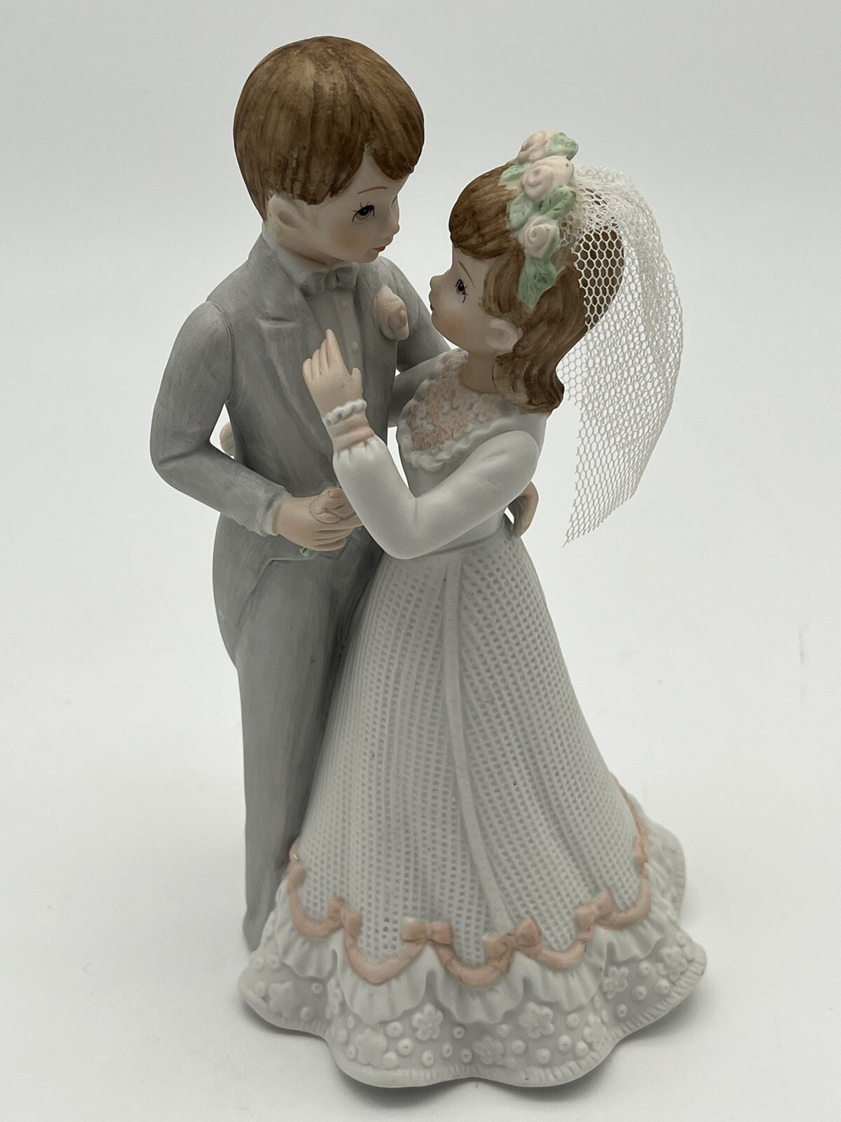 VTG LEFTON MUSICAL 🎵 Wedding Figurine Bride & Groom 8\