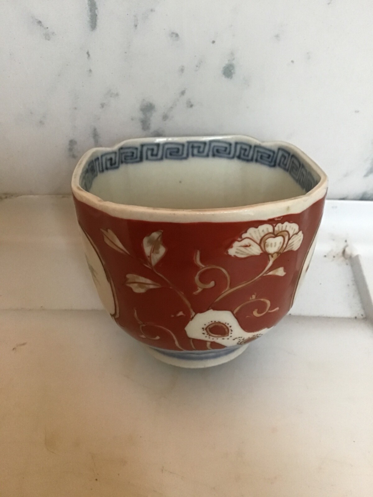 Vintage Possibly Antique Japanese Porcelain Imari Cup w/ Floral Decoration Vintage Possibly Antique Japanese Porcelain Imari Cup w/ Floral Decoration