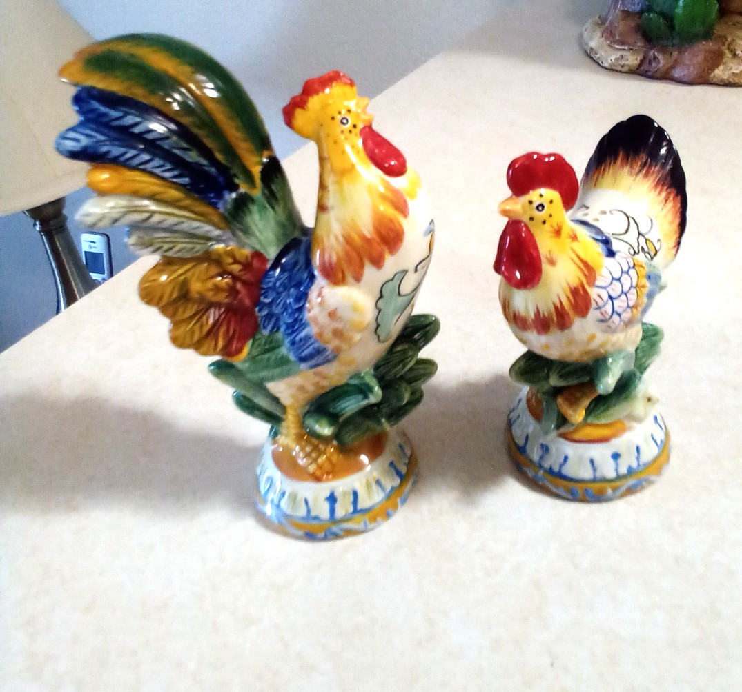 New Retired Ricamo Collection Fitz and Floyd Rooster Hen Salt Pepper shakers set