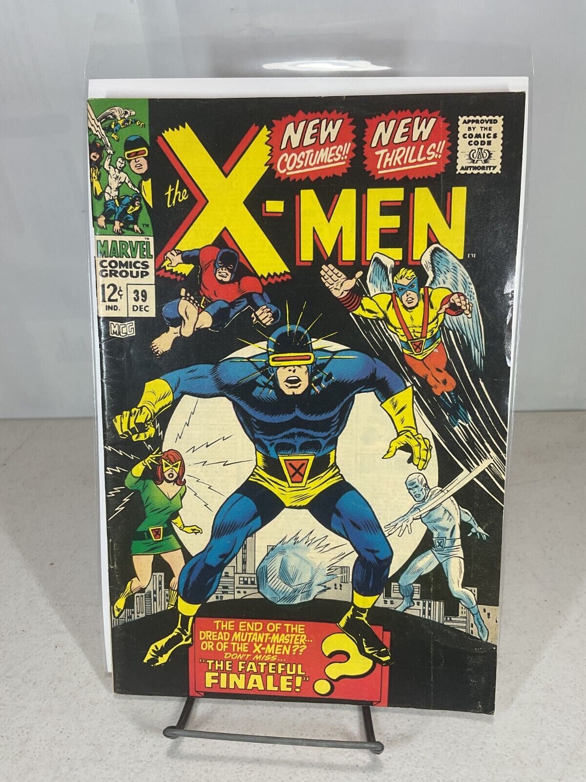 Marvel X-Men #39 FN New Costumes