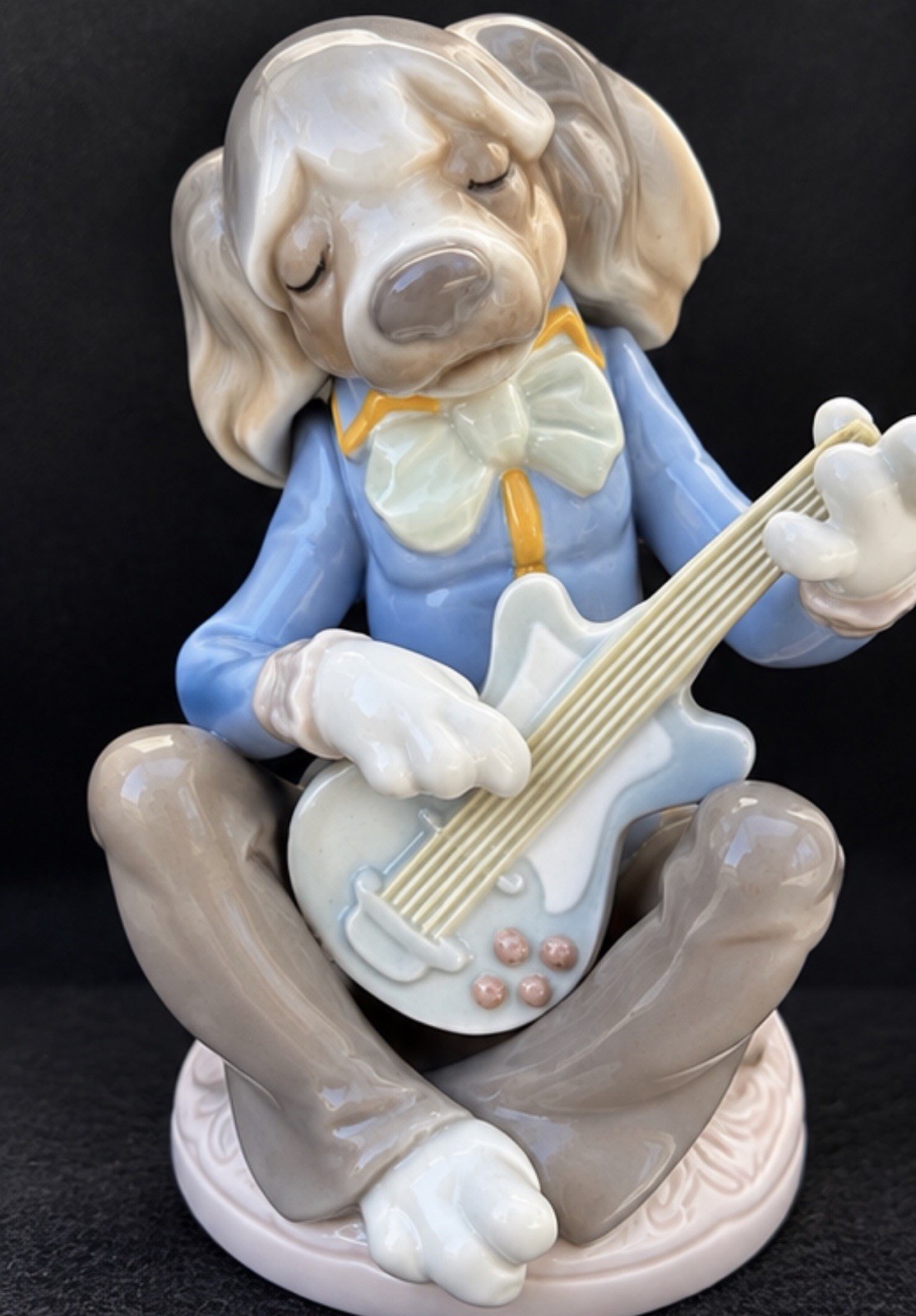Lladro Dog Playing Guitar Seated Figurine See Description
