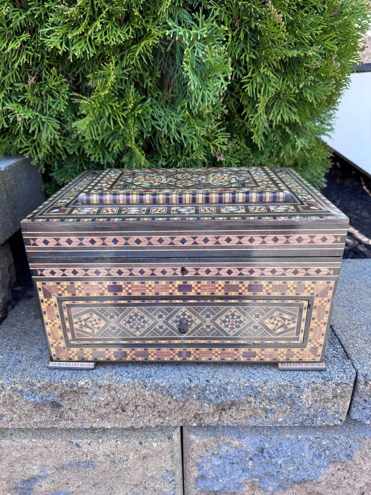 Egyptian jewerly box inlaid with mother of pearl